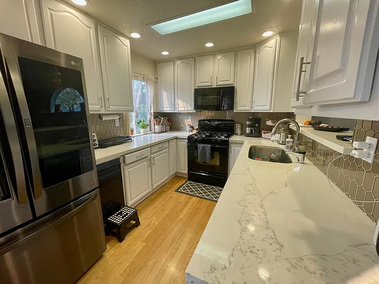 840 Portwalk Pl — Photo 7