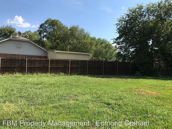 3rd image of 105 Margarite Ave