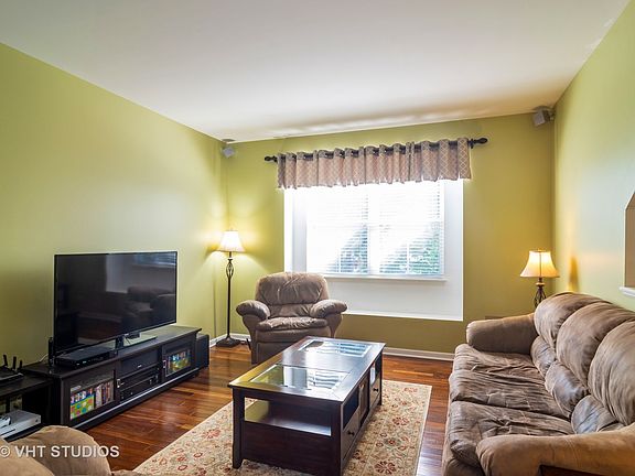 2nd image of 1137 N Claremont Dr #173