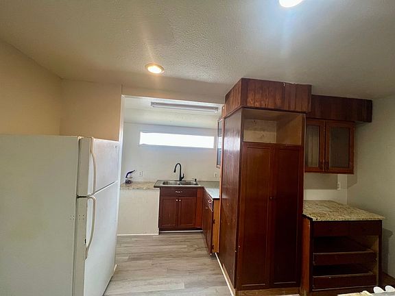 5th image of 875-879 Donnelly Ave #877