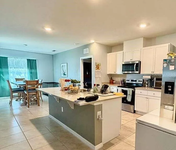 295 Taylor Groves St — Photo 6