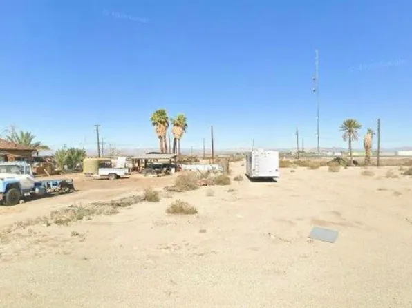 262 E 1st St, Niland, CA 92257