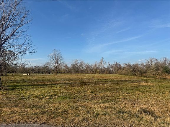 5th image of 303 County Road 608