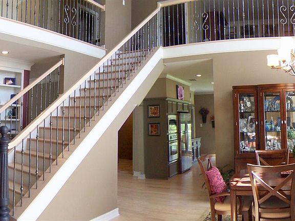 5th image of 2217 Aristocrat Dr