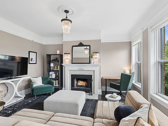 3rd image of 442 W Dickens Ave #3
