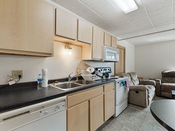 2nd image of 2125 W Kilbourn Ave #13