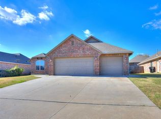 709 S Patterson Dr, Moore, OK 73160