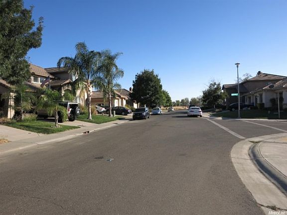 5th image of 301 Highfield Cir
