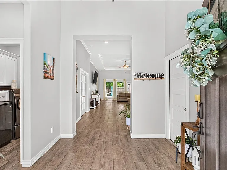 2445 Manuel Ln — Photo 5
