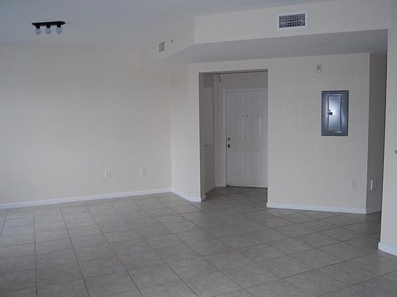 4th image of 11202 NW 83rd St APT 213