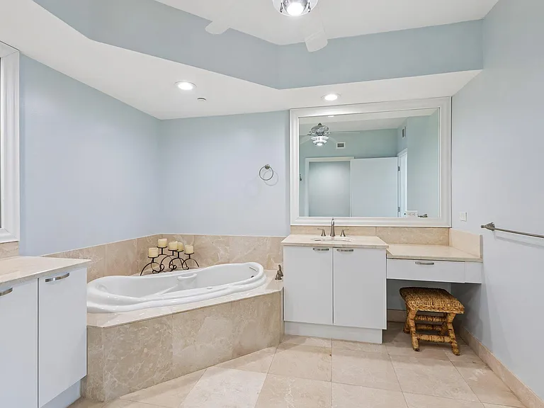 2650 Lake Shore Dr #1202 — Photo 21