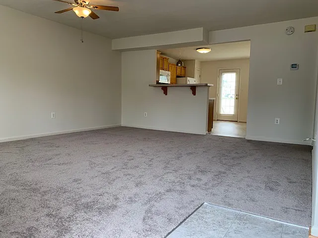 3 bed, 1920 sqft, $2,350 — Photo 3