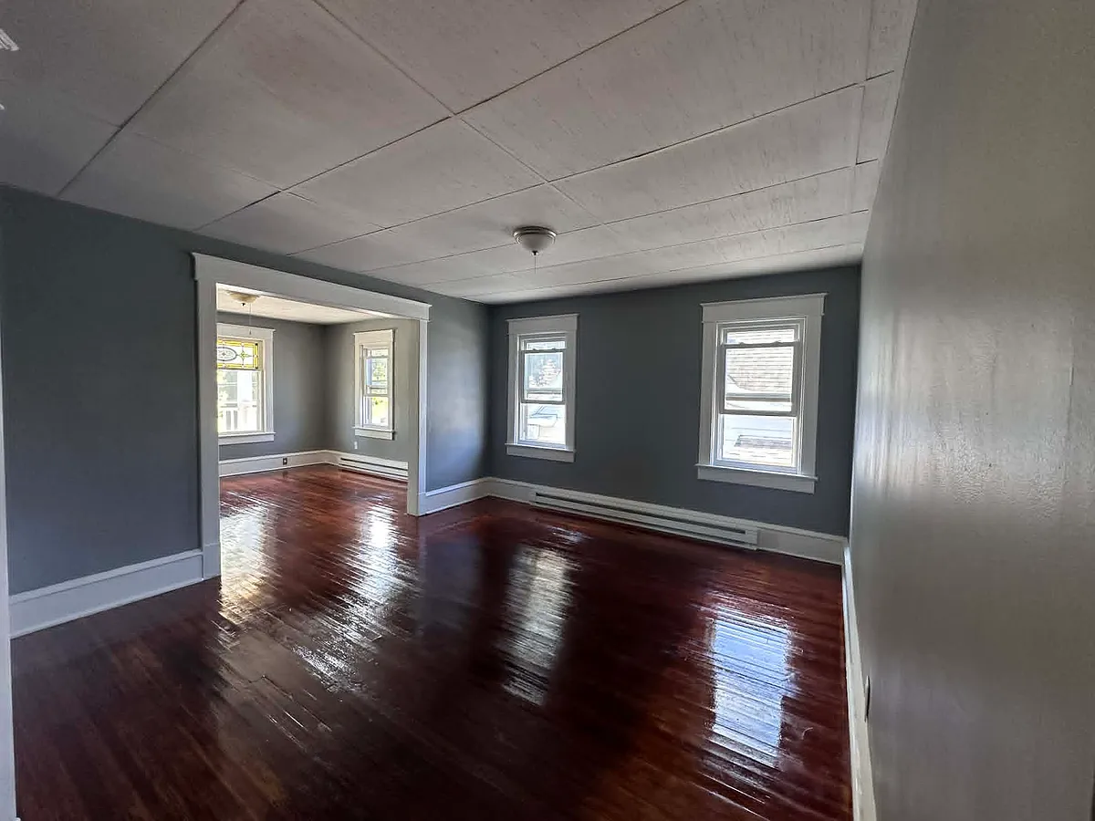 Building Photo - 1321 S Main St #1L