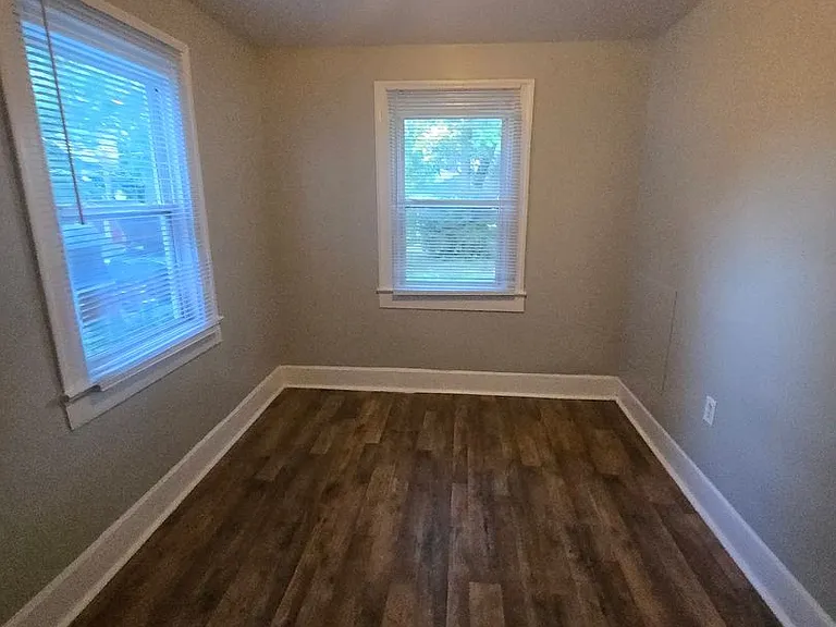 35 N Bradley Ave — Photo 7