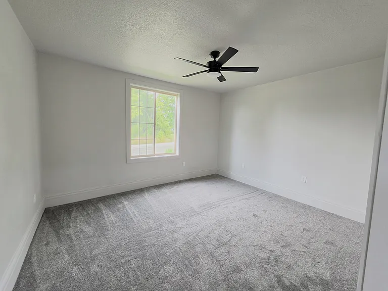 2340 S Anthony Blvd — Photo 8