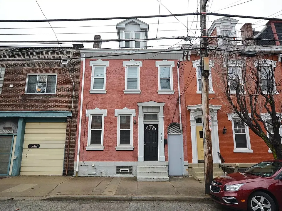 2321 Sarah St