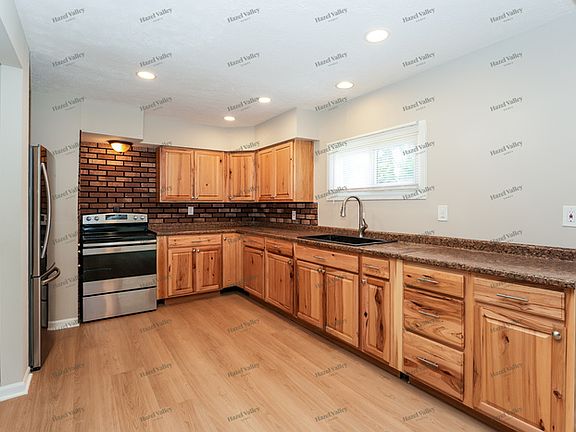 5th image of 1492 Yale Dr