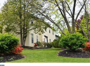 2280 Stonewall Dr, Macungie, PA 18062
