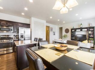 185 E Copper Cir, Harrisville, UT 84404