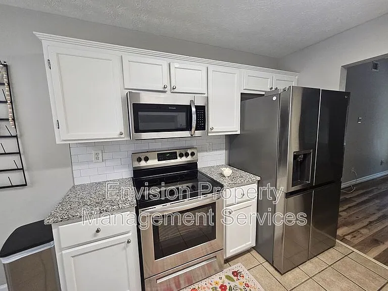 479 Lakeshore Dr — Photo 5