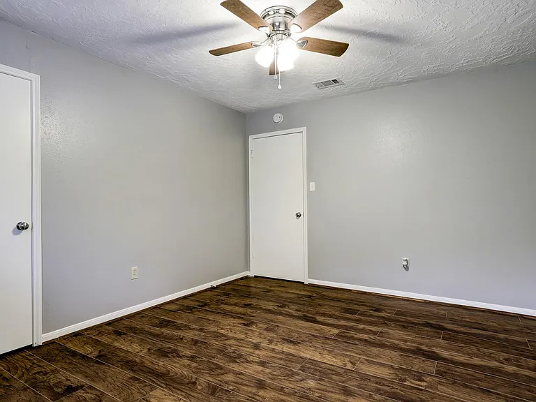 12346 Huntington Venture Dr — Photo 24