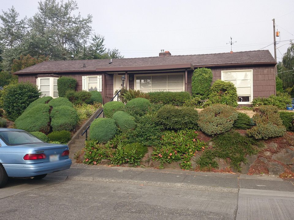2nd image of 3335 8th Ave W