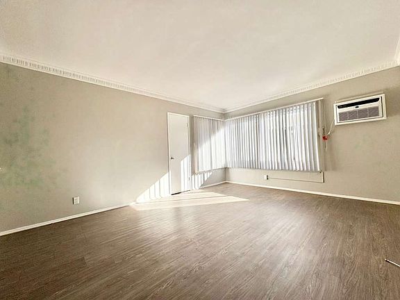 5th image of 5309-5315 Whitsett Ave #5315-6