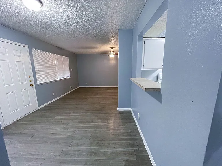 8907 Parkfield Dr — Photo 6