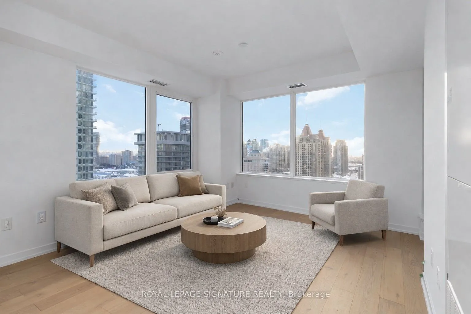 3 bed, $3,000 — Photo 1
