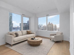 395 Square One Dr #2004, Mississauga, ON L5B0E2