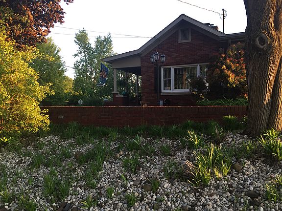 2nd image of 1411 Plum St