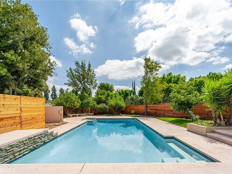 5206 Topeka Dr — Photo 49