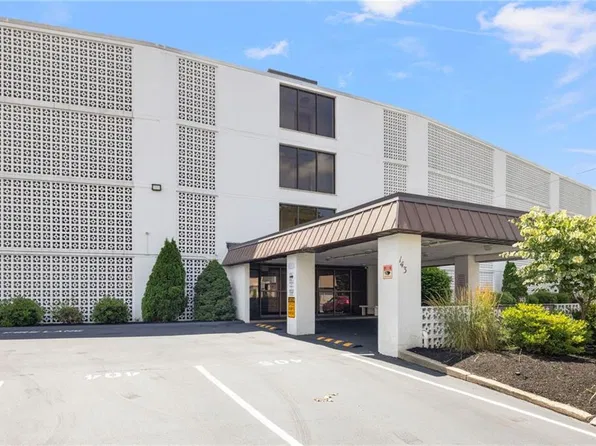 143 Hoffman Ave APT 205, Cranston, RI 02920