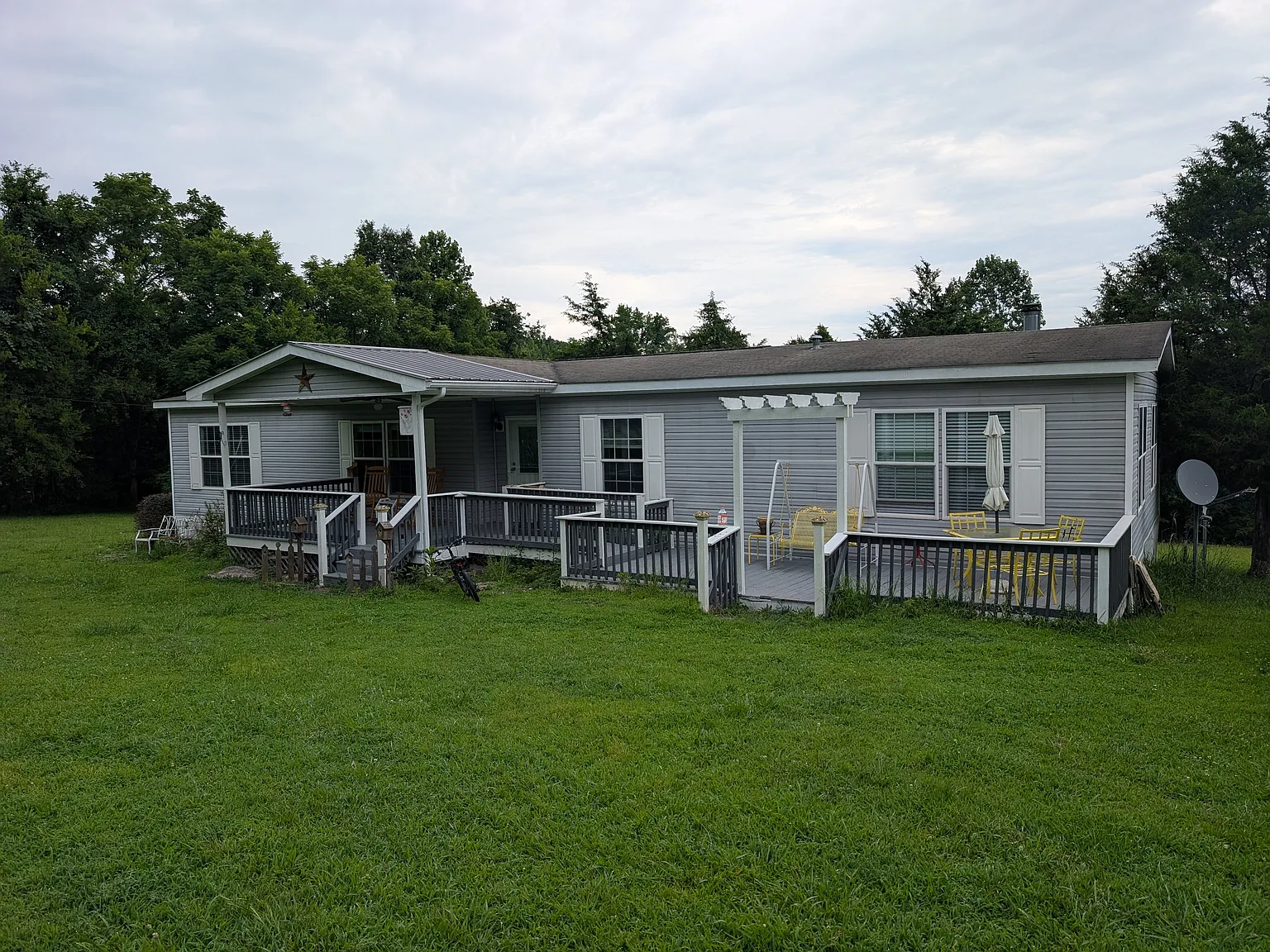 3 bed, 2.5 bath, 1820 sqft, $2,200 — Photo 2