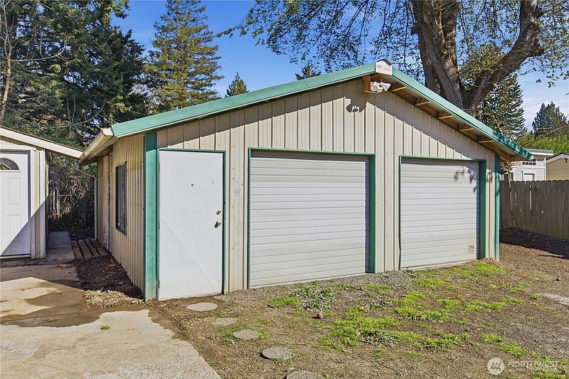 2nd image of 516 6th Ave S