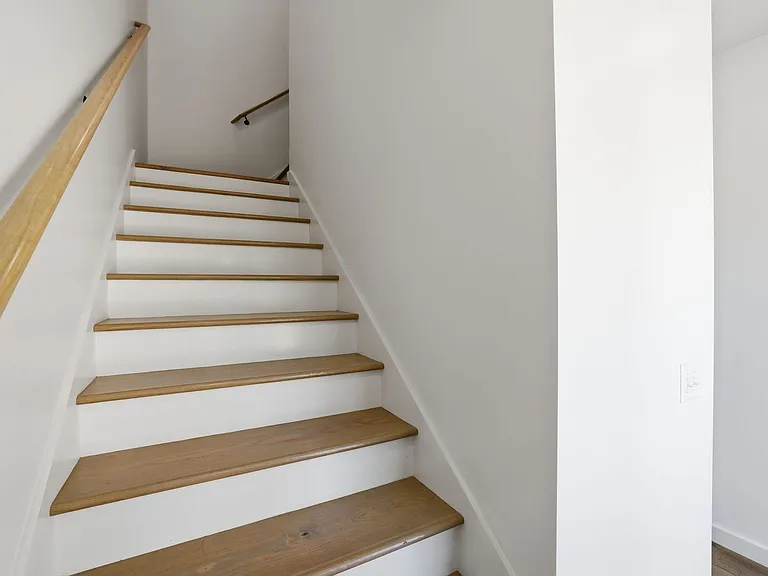 427 Ankara Ct — Photo 12