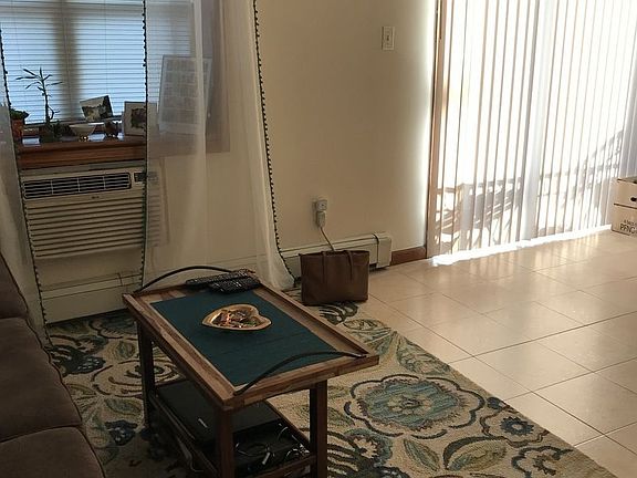 4th image of 1043 47th Ave APT 3A