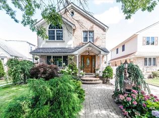 14751 8th Ave, Whitestone, NY 11357