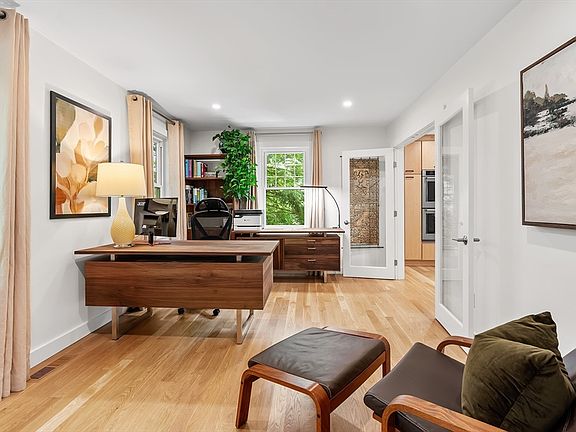 3rd image of 334 Farm Rd