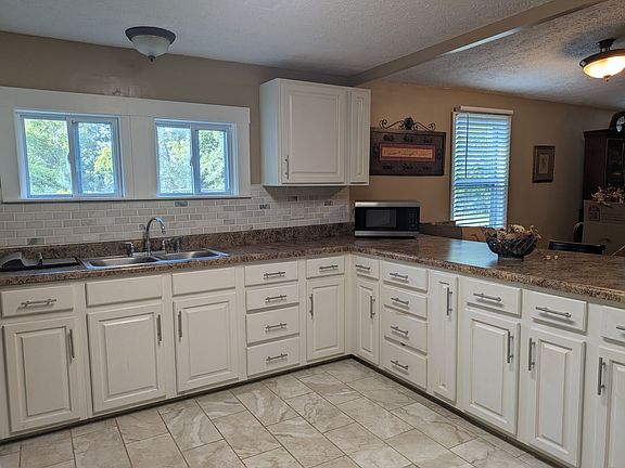 5th image of 1384 Old Savannah Rd