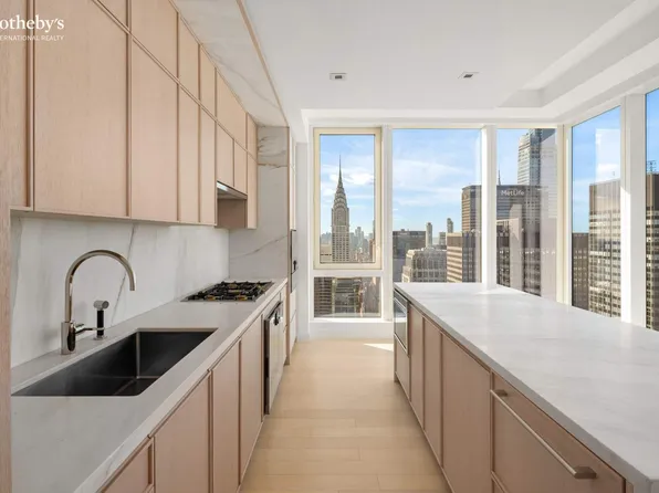 138 East 50th Street image 15 of 50