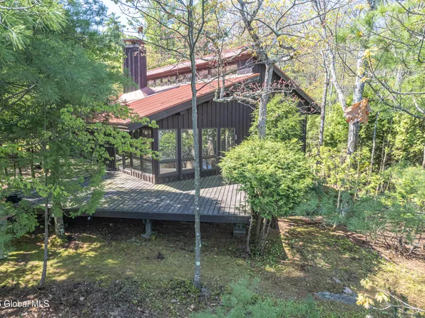 125 N Friends Point N Drive, Hague, NY 12836