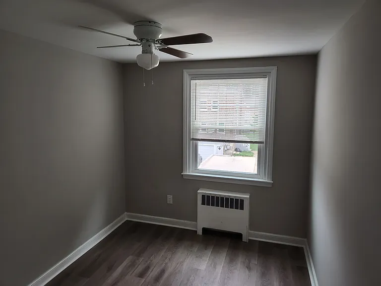 611 Glenview St #2 — Photo 4