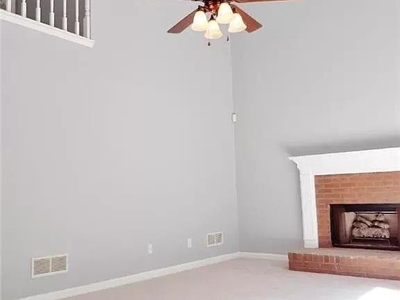 3rd image of 60 Paris Dr