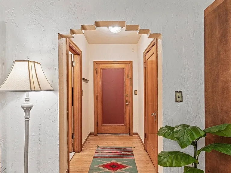 519 W Roy St #217 — Photo 6