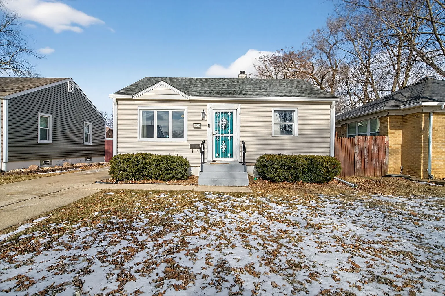 1225 Clara Ave photo 1