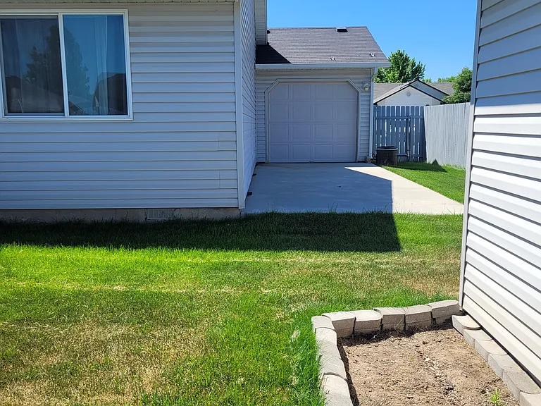 11468 Sanders St — Photo 9