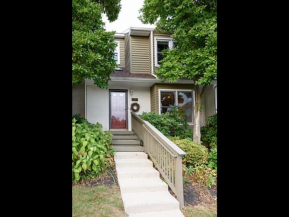 4th image of 4203 Franklin Ct