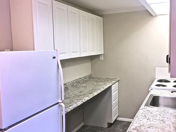 5th image of 729 Lepere Ave APT A