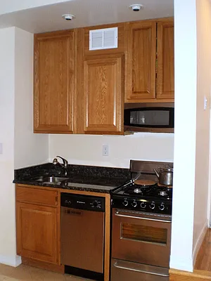 Rented by Winick Realty Group LLC | media 27